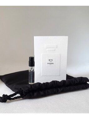 CHANEL No 5 L’EAU Eau de Toilette Sample Spray + Pouch 0.05 oz / 1.5 mL NEW